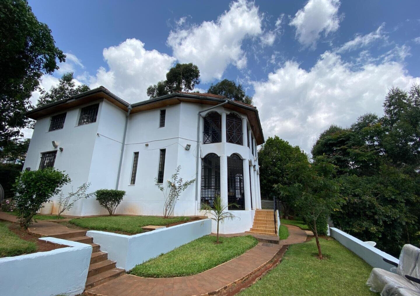 KSh 300K 5BR Mansion