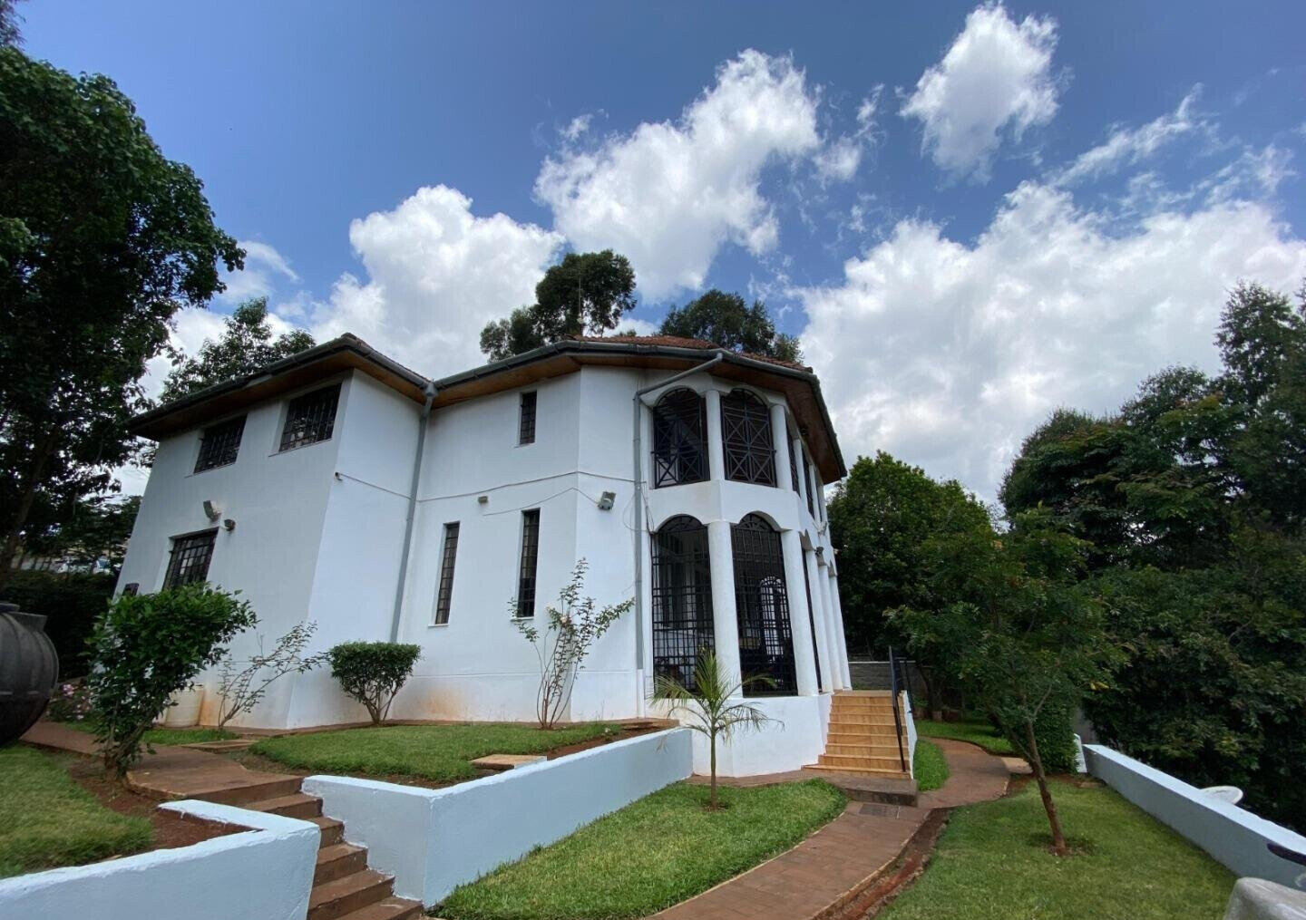 KSh 300K 5BR Mansion