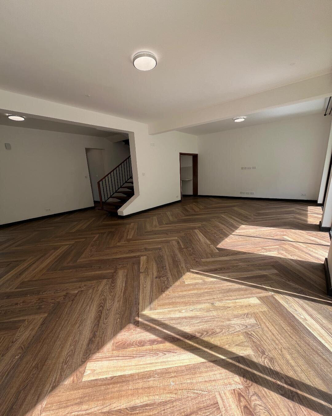 5BR Townhouse with Clubhouse & Pool - Kitisuru Kirawa Road
