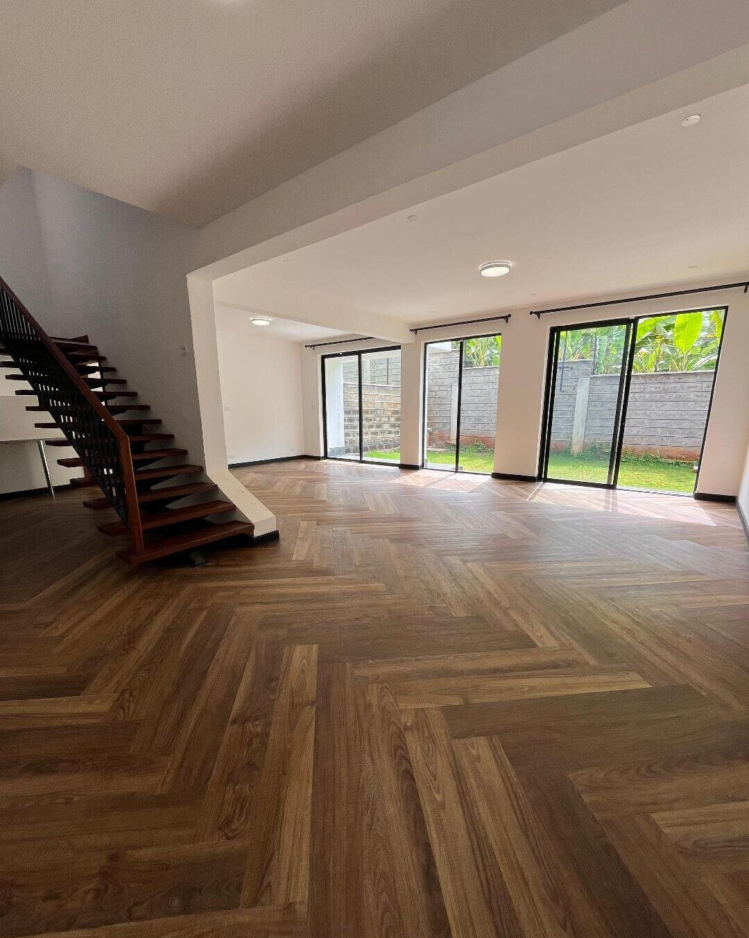 5BR Townhouse with Clubhouse & Pool - Kitisuru Kirawa Road