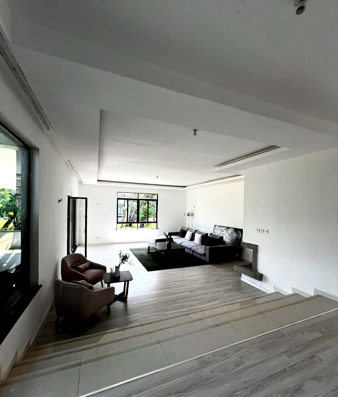 5-Ensuite Townhouse with Fireplace & Ololua Forest Views – Karen