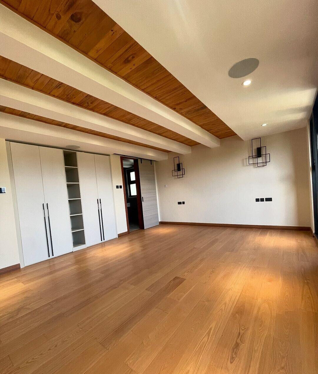 Newly Built 5-Ensuite Townhouse with Gym & Pool - Lavington