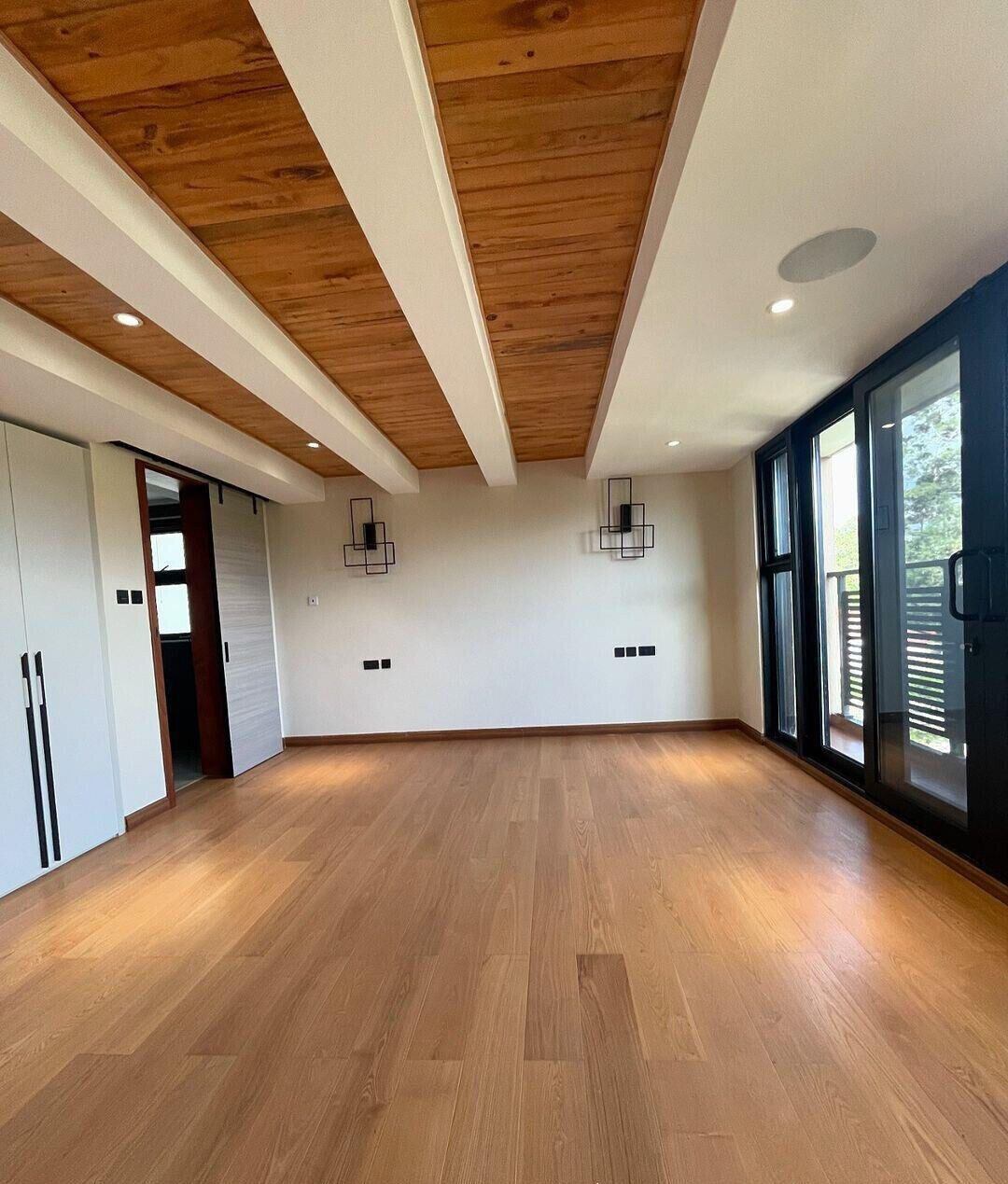 Newly Built 5-Ensuite Townhouse with Gym & Pool - Lavington