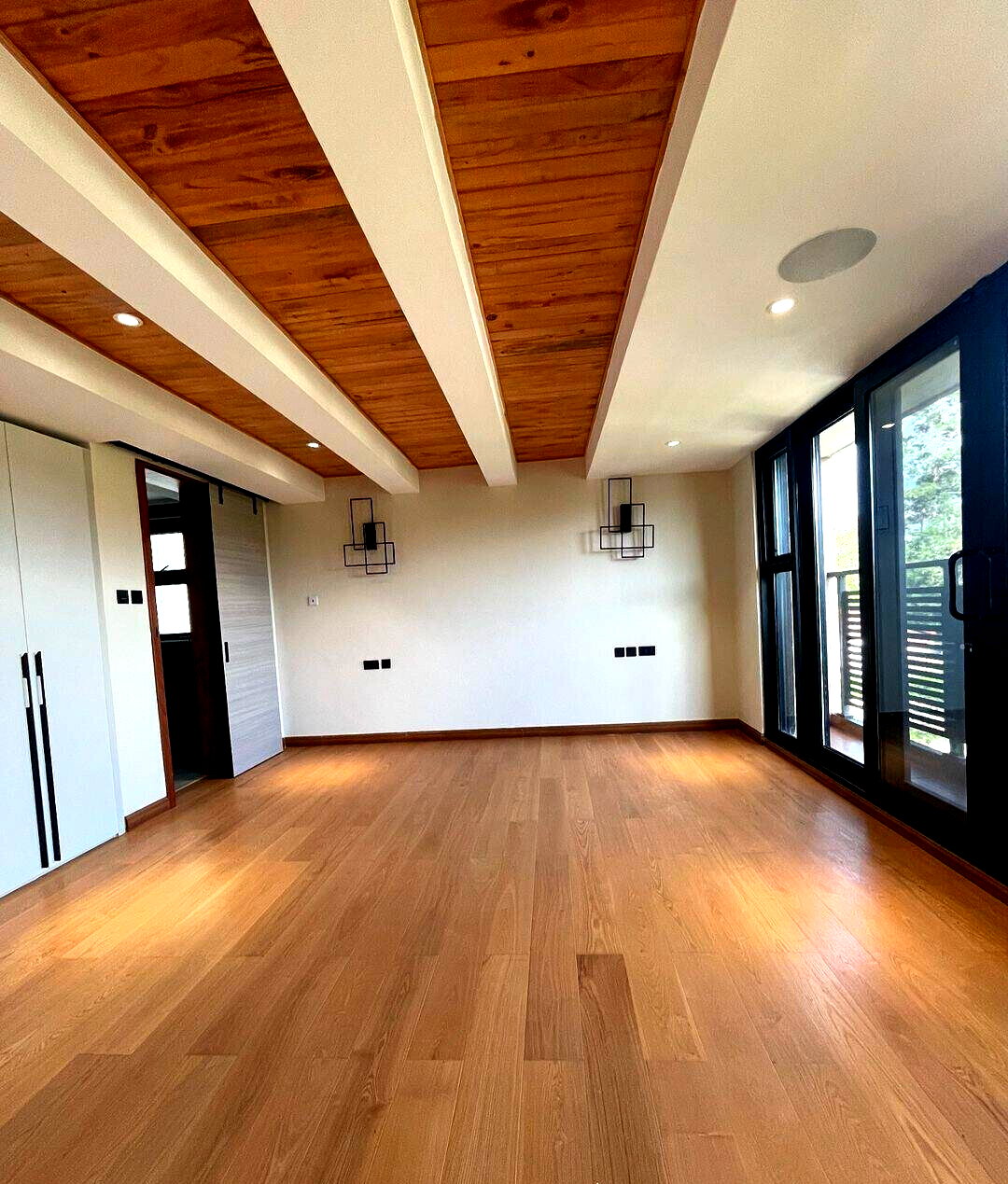Newly Built 5-Ensuite Townhouse with Gym & Pool - Lavington
