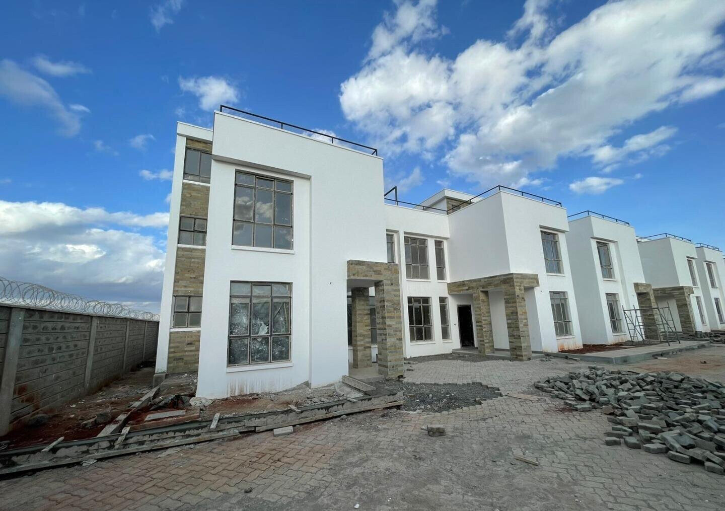 5BR Mansionette in Gated Community with Solar - Syokimau
