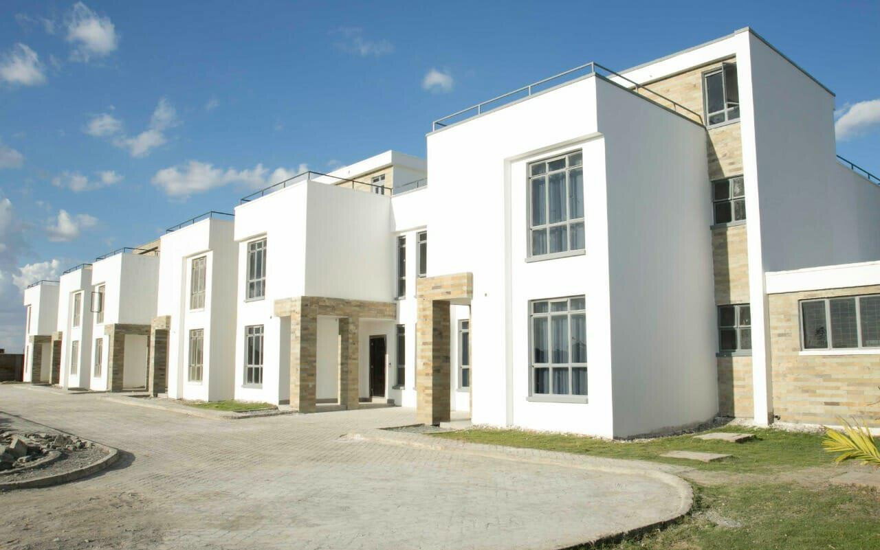 5BR Mansionette in Gated Community with Solar - Syokimau