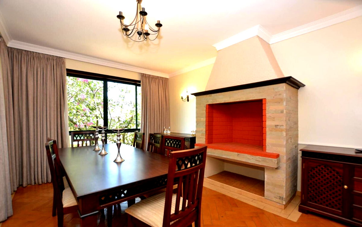 3BR Townhouse in 5-Acre Gated Estate with Heated Pool – Kyuna