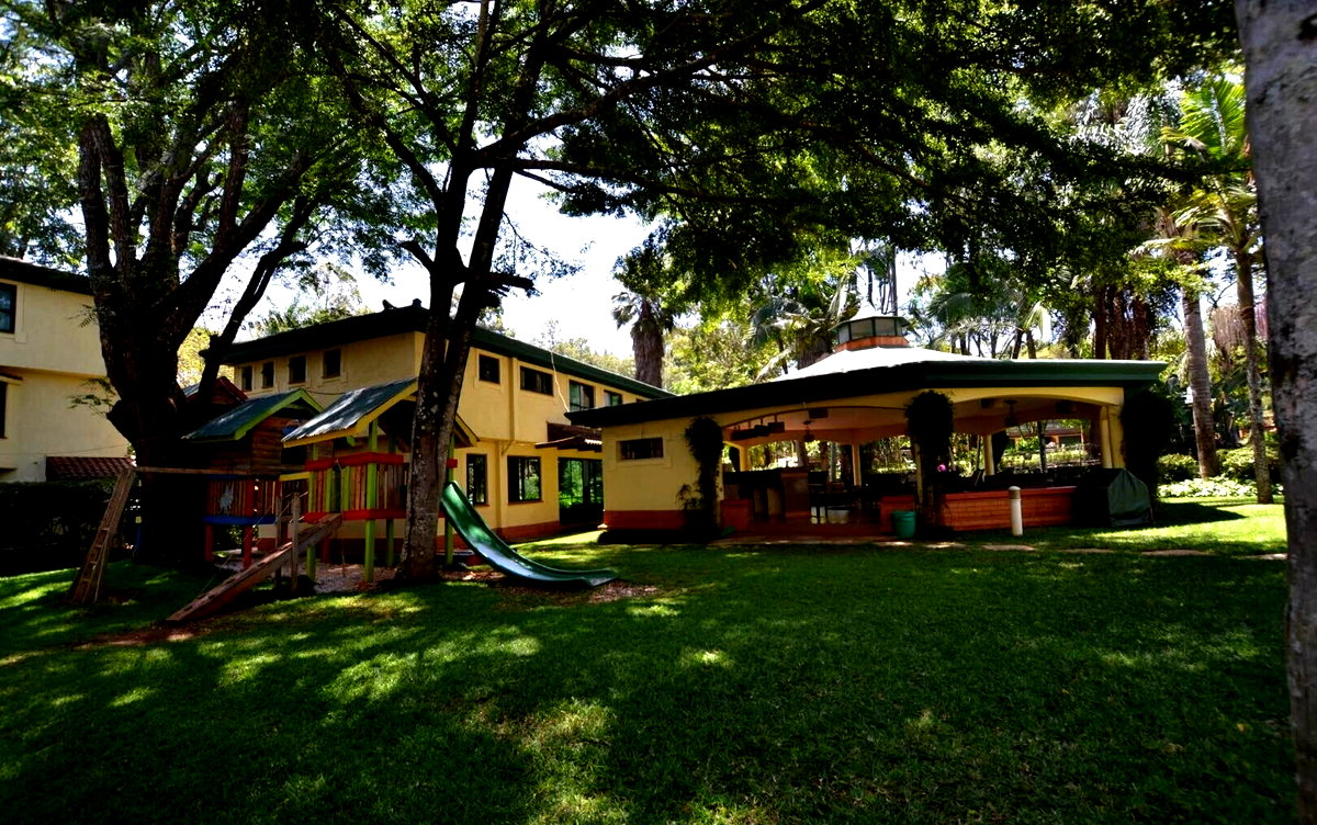 3BR Townhouse in 5-Acre Gated Estate with Heated Pool – Kyuna