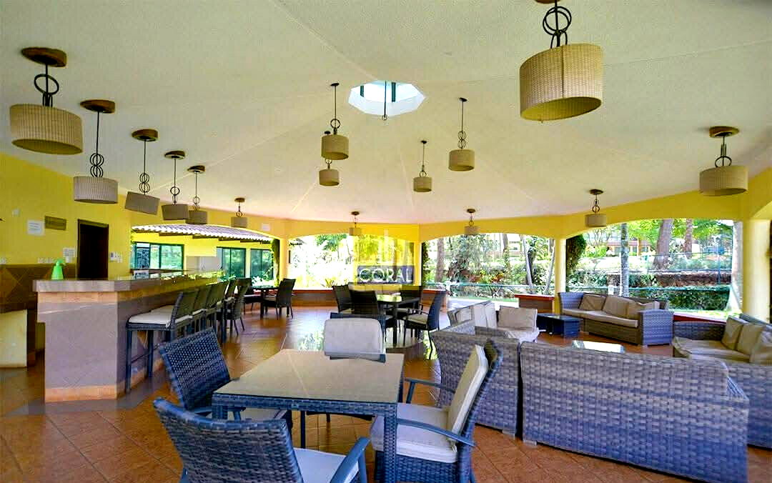 3BR Townhouse in 5-Acre Gated Estate with Heated Pool – Kyuna