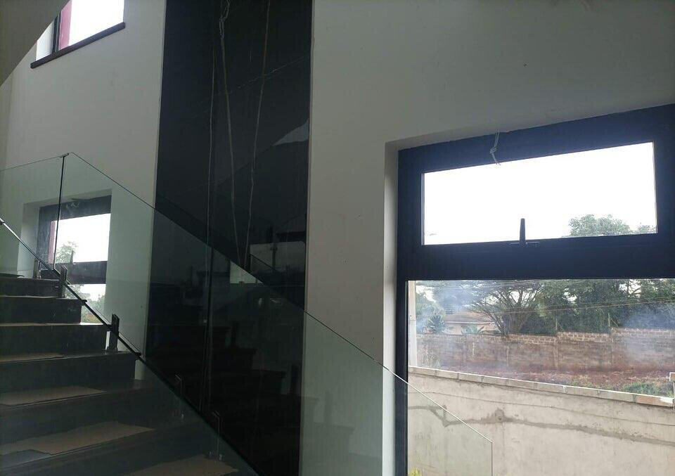 5 En-Suite Villa with Pantry & Garden in Leafy Kitisuru