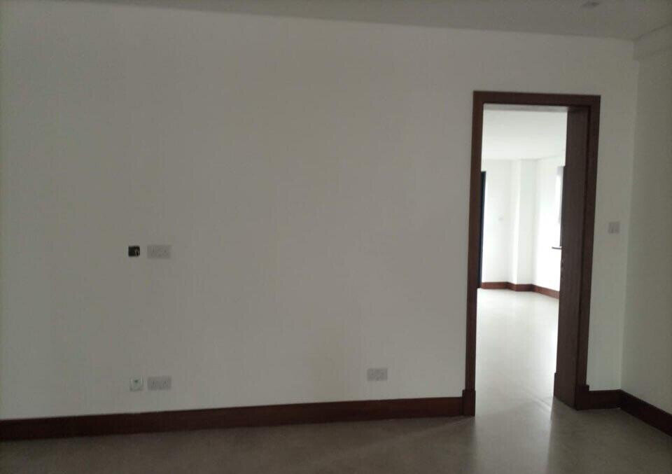 5 En-Suite Villa with Pantry & Garden in Leafy Kitisuru