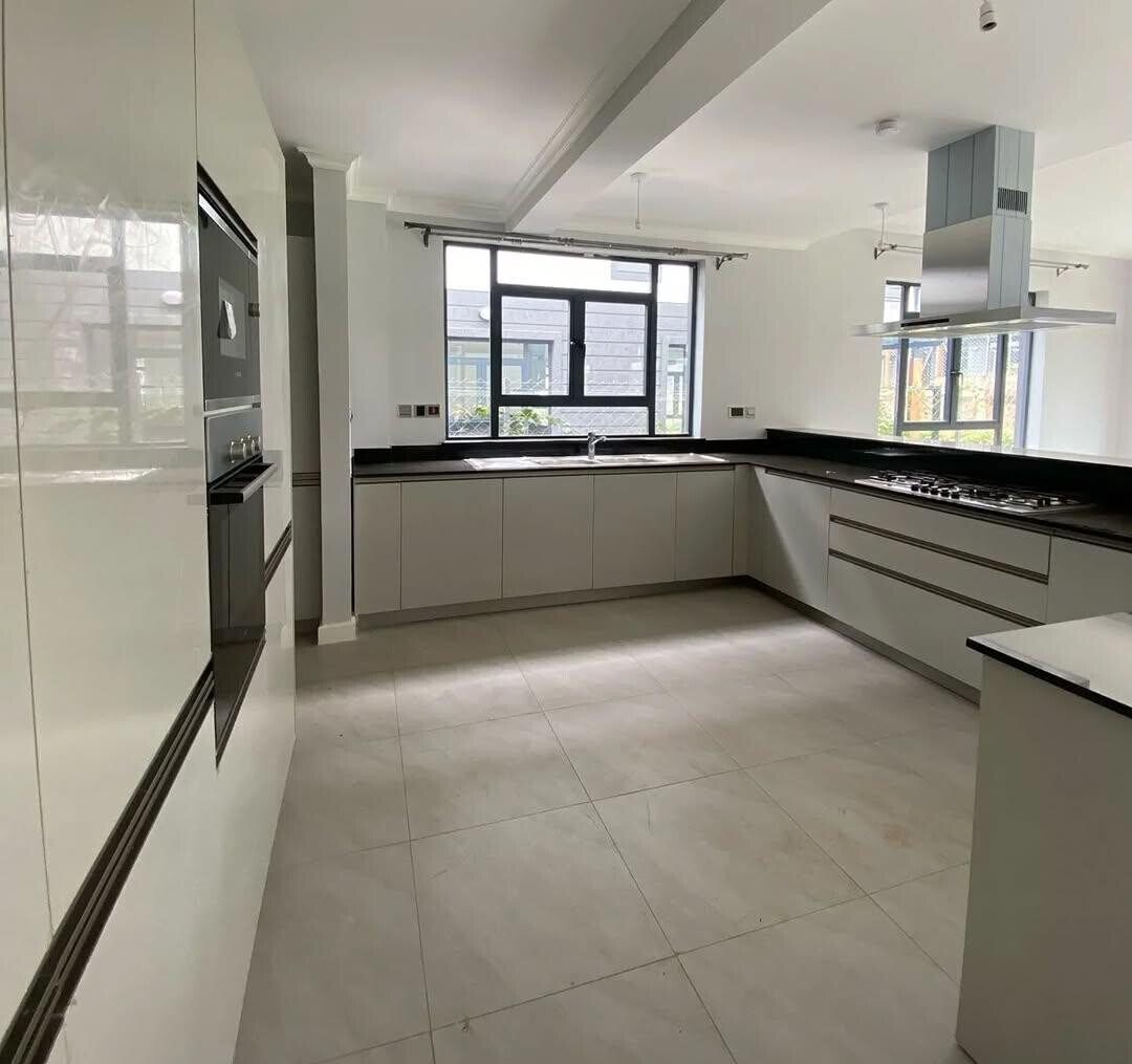 3BR All-Ensuite Townhouse with Pool & Gym - Runda