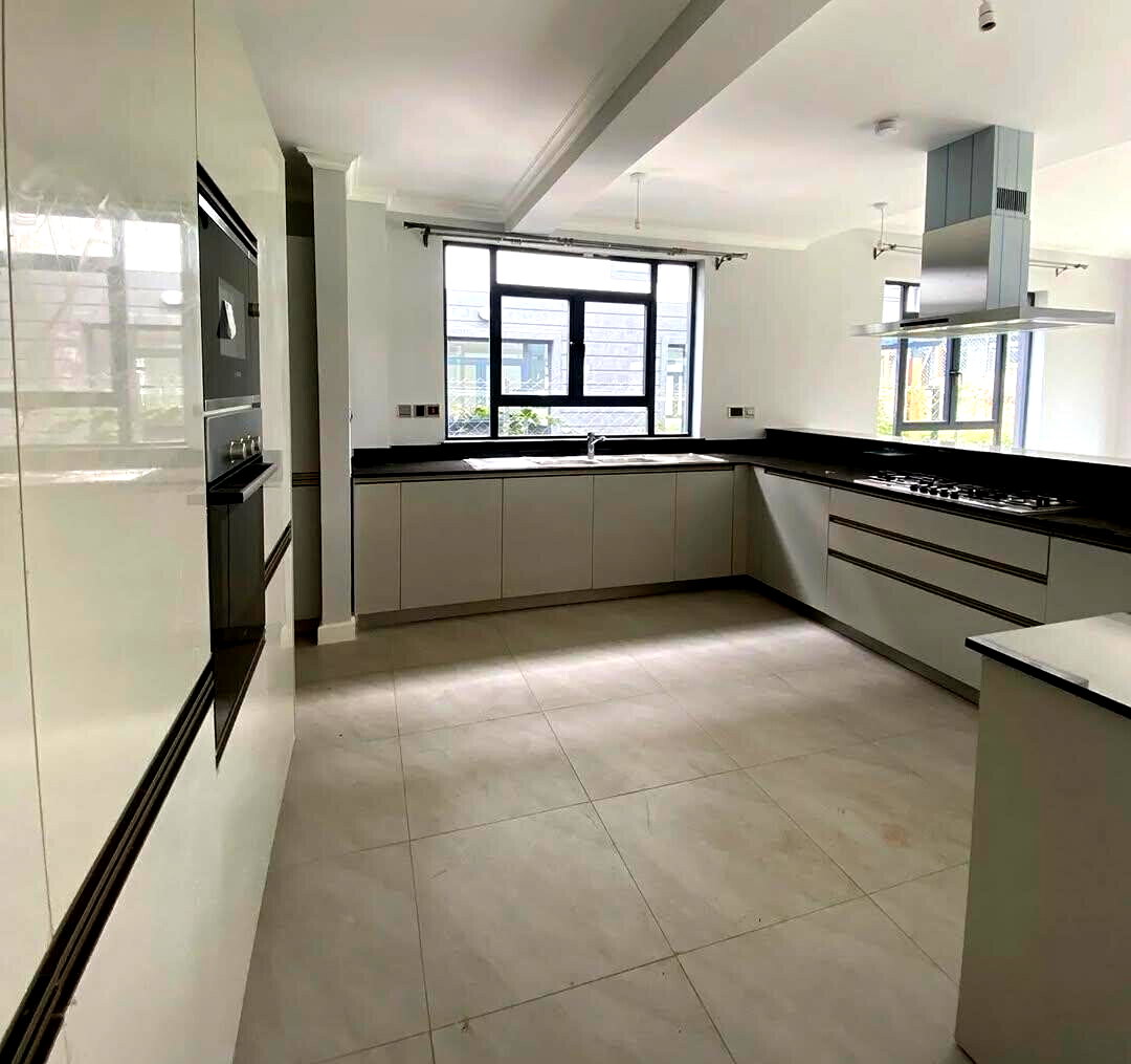 3BR All-Ensuite Townhouse with Pool & Gym - Runda