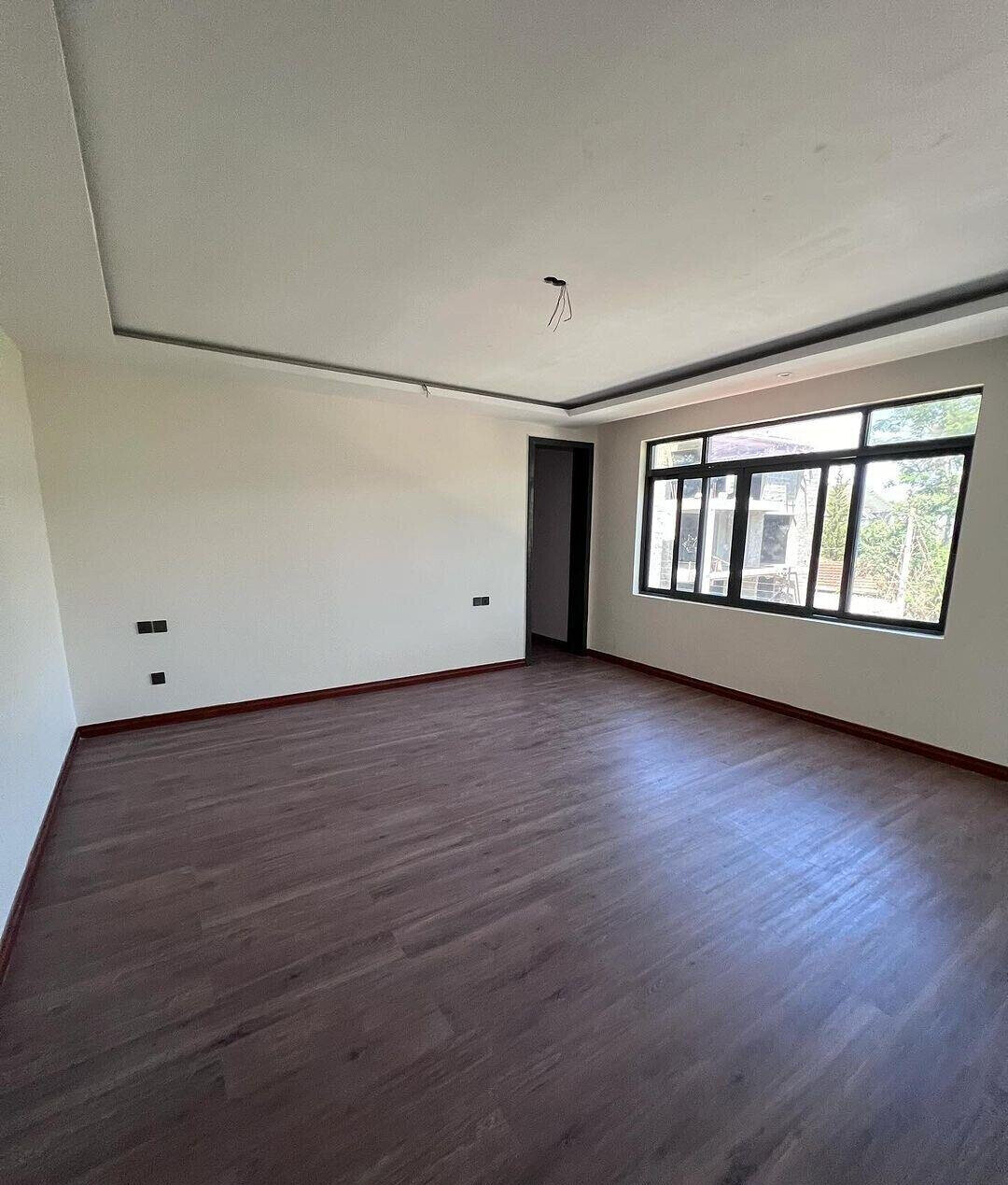 Newly Built 4-Bed Townhouse with Big Private Garden - Lavington