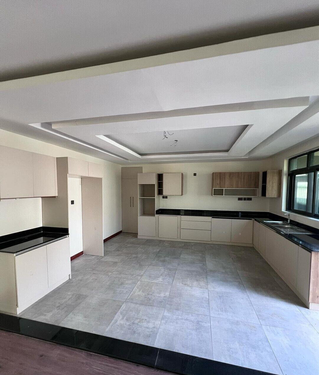 Newly Built 4-Bed Townhouse with Big Private Garden - Lavington