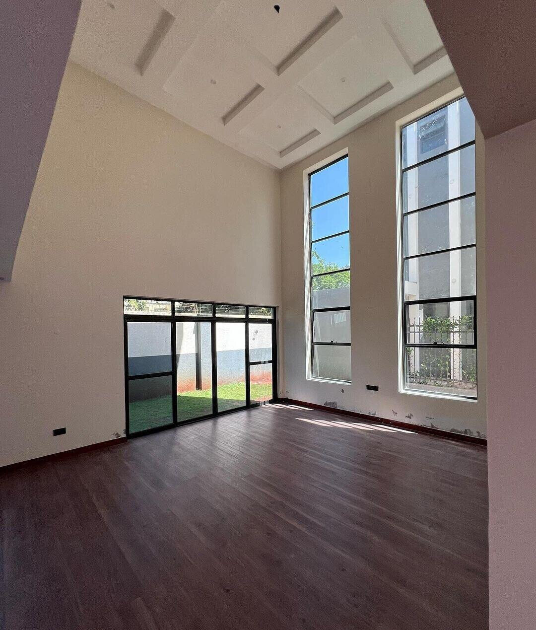 Newly Built 4-Bed Townhouse with Big Private Garden - Lavington
