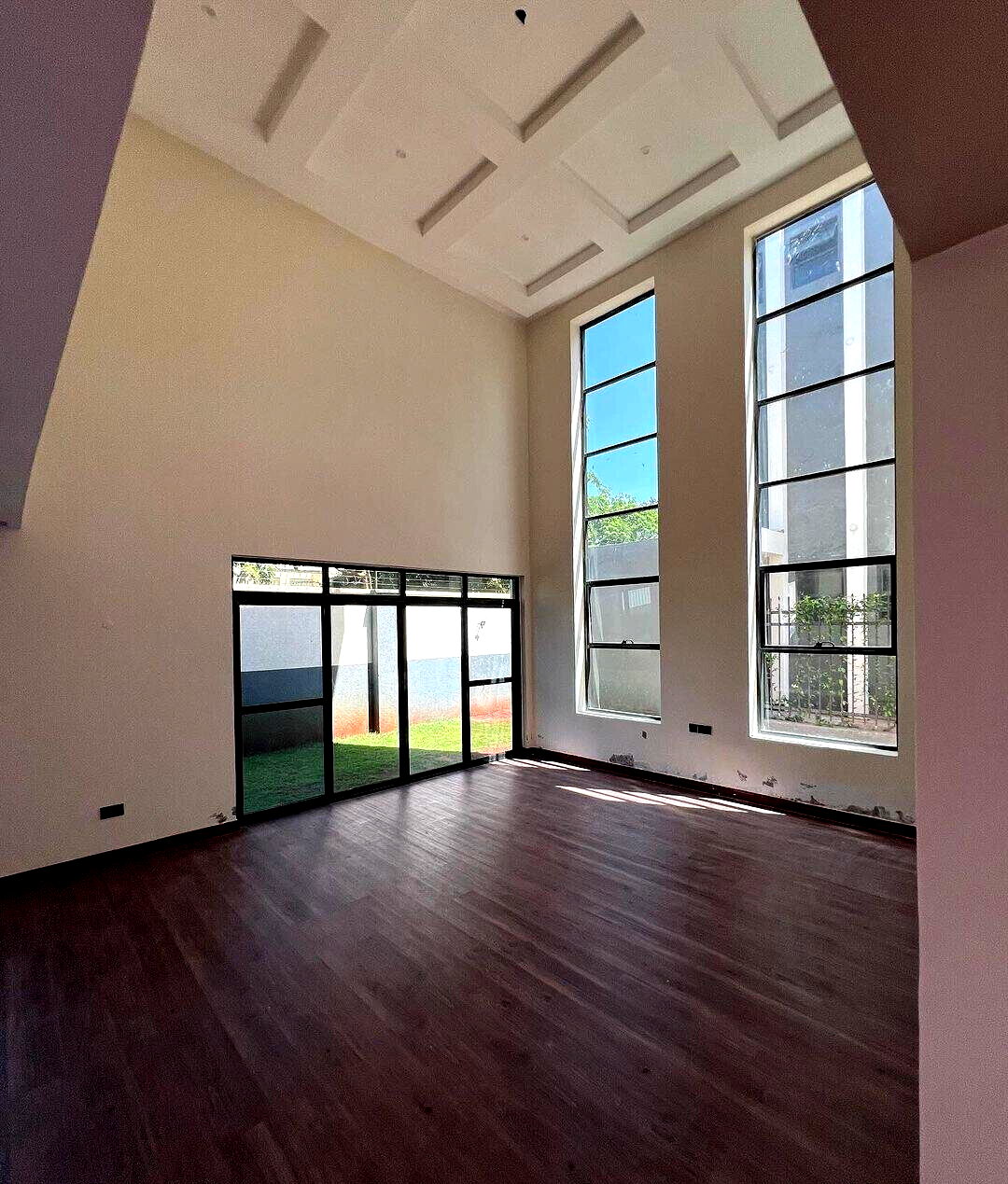 Newly Built 4-Bed Townhouse with Big Private Garden - Lavington