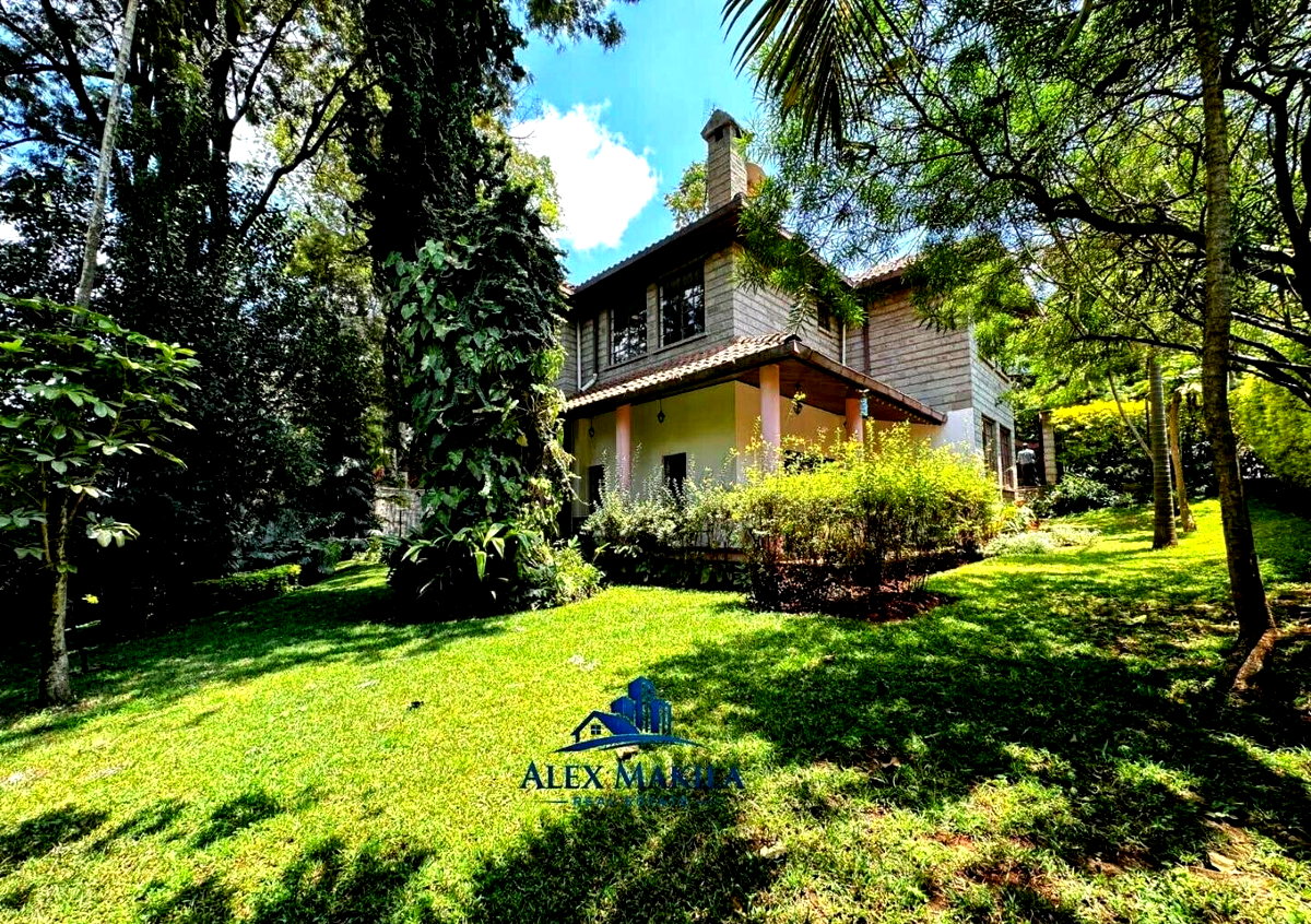 4BR All-Ensuite Townhouse with Sunken Lounge & Fireplace - Spring Valley