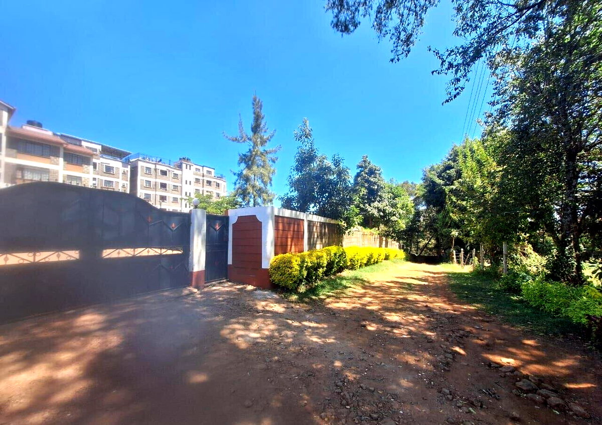 Quarter Acre Plot in Muthiga