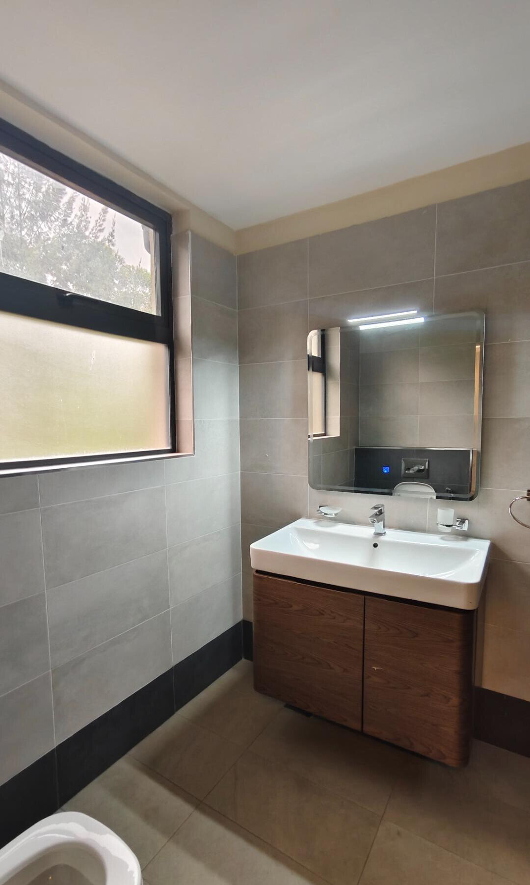 Quarter Acre Luxury Home for Rent