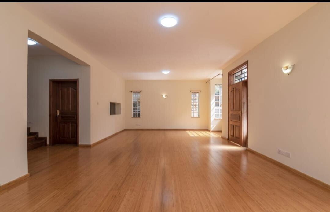 5BR Townhouse with Fireplace & Attic Family Room - Kileleshwa
