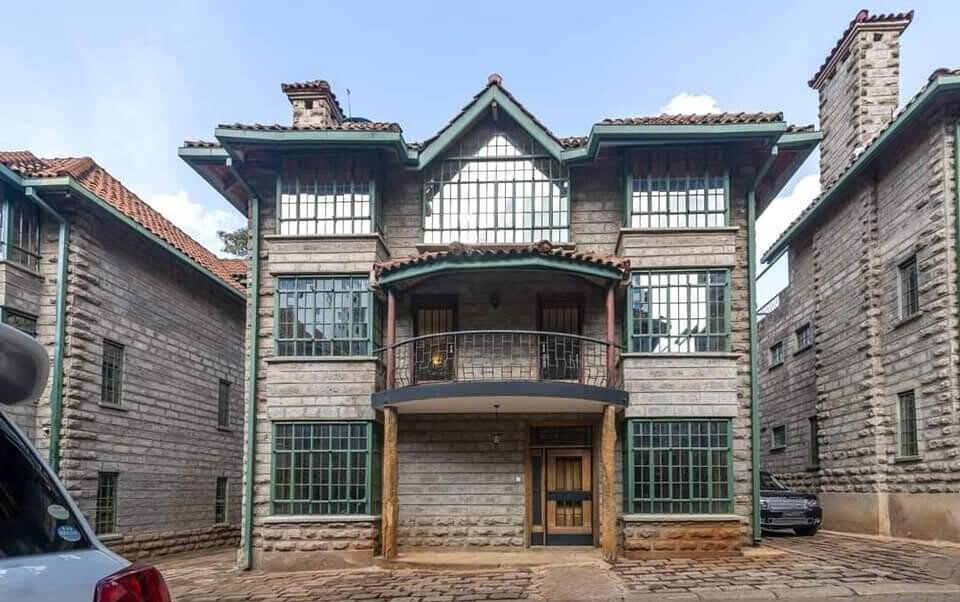 5BR Townhouse with Fireplace & Attic Family Room - Kileleshwa