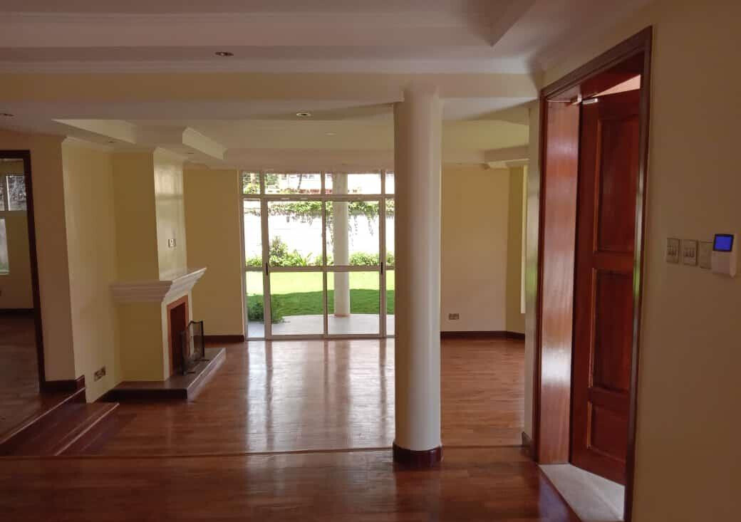 5-Ensuite Townhouse with DSQ & Mature Garden - Lavington
