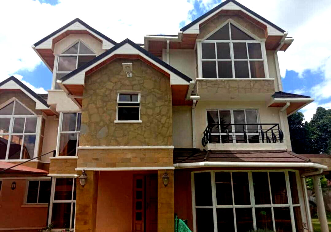 5-Ensuite Townhouse with DSQ & Mature Garden - Lavington