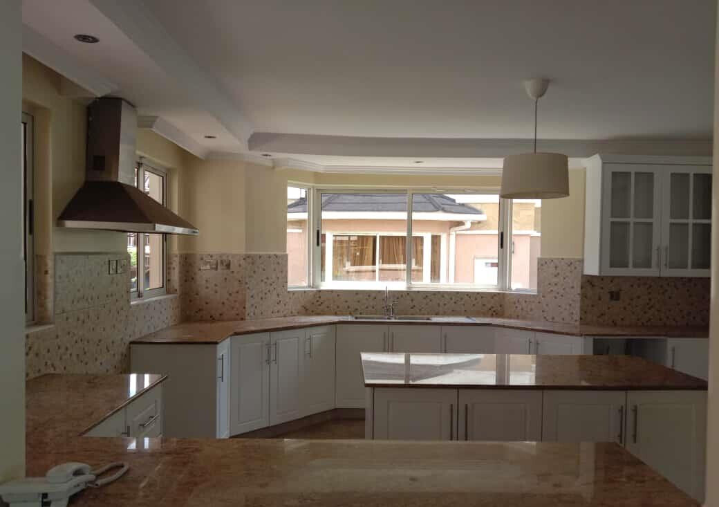 5-Ensuite Townhouse with DSQ & Mature Garden - Lavington