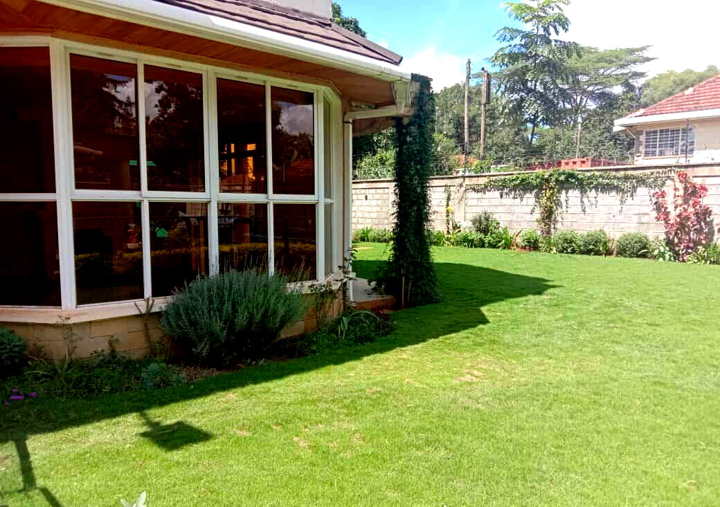 5-Ensuite Townhouse with DSQ & Mature Garden - Lavington
