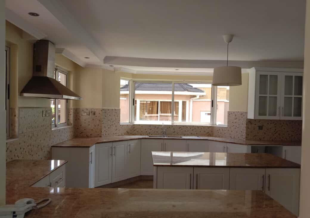 5-Ensuite Townhouse with DSQ & Mature Garden - Lavington