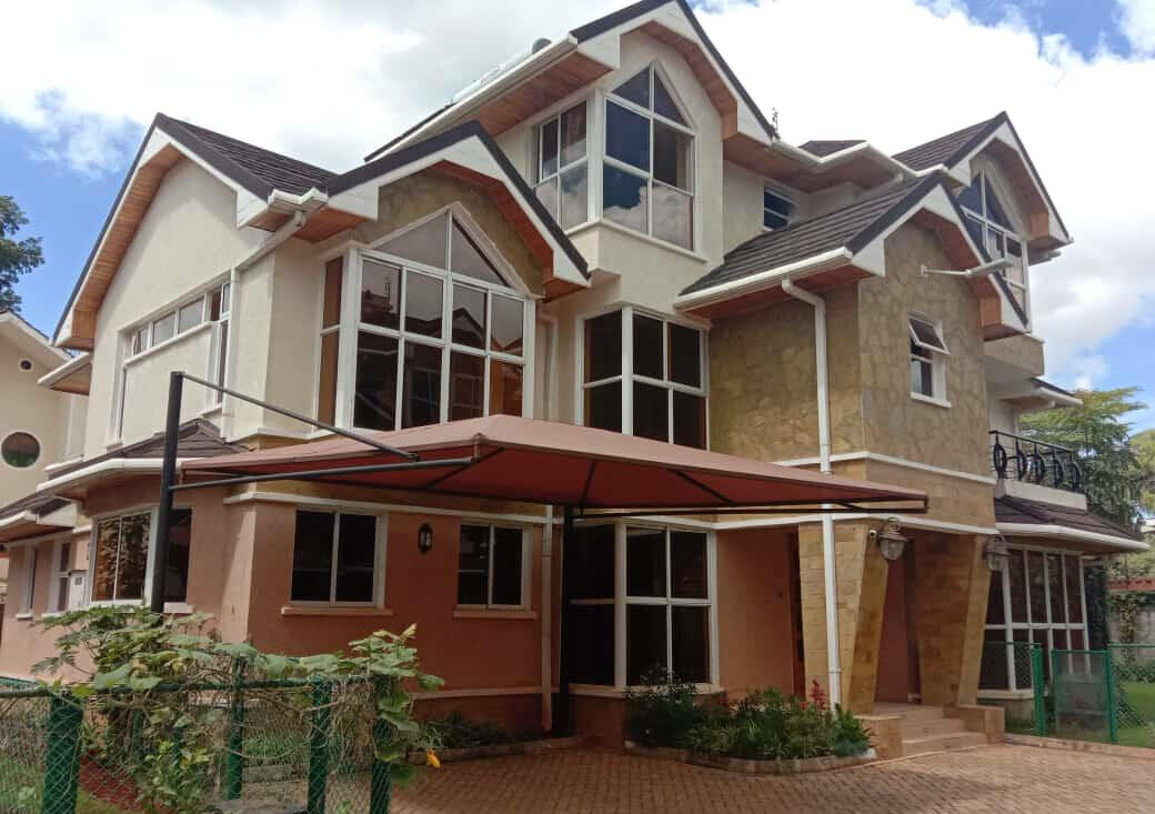 5-Ensuite Townhouse with DSQ & Mature Garden - Lavington