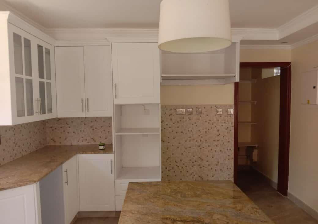 5-Ensuite Townhouse with DSQ & Mature Garden - Lavington