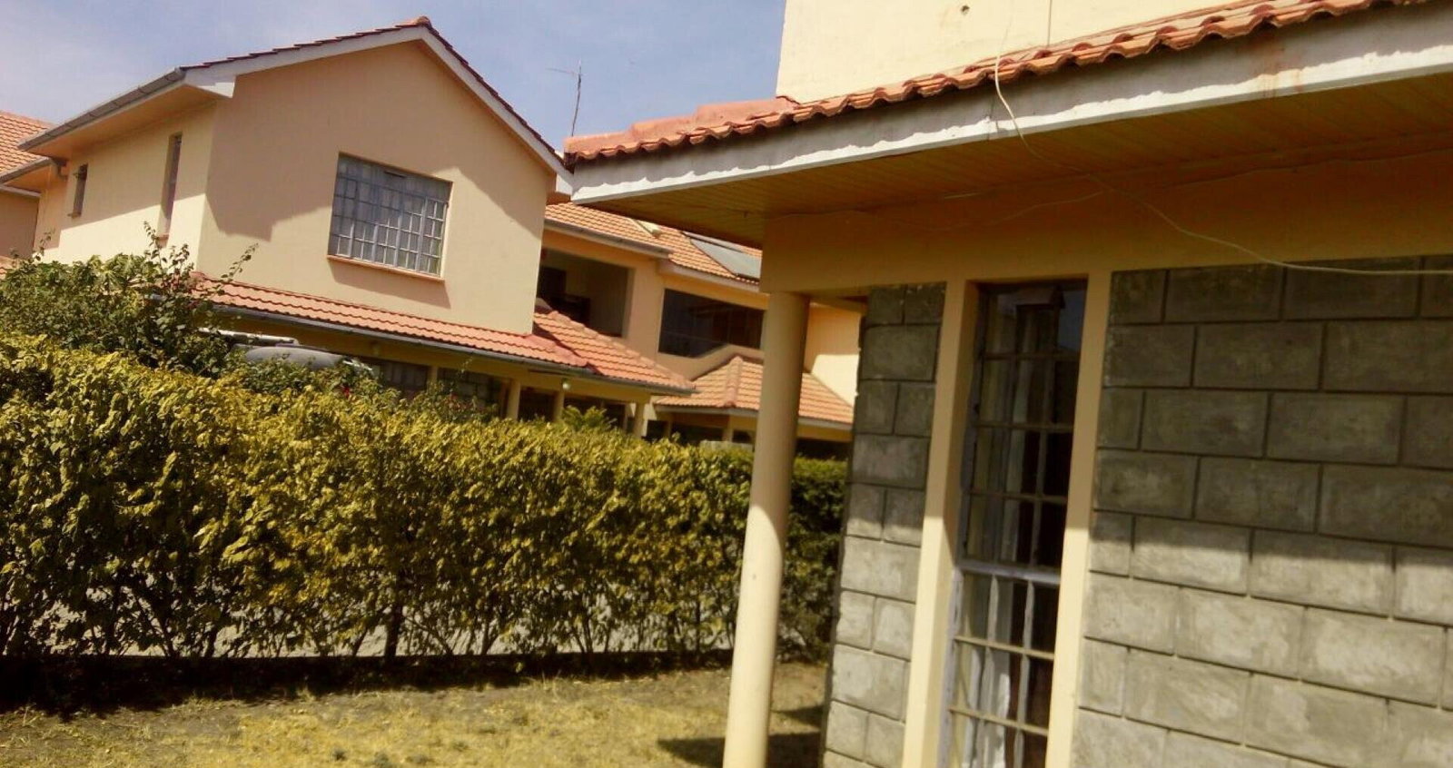 3BR Townhouse with DSQ & Stone Perimeter Fence - Kitengela