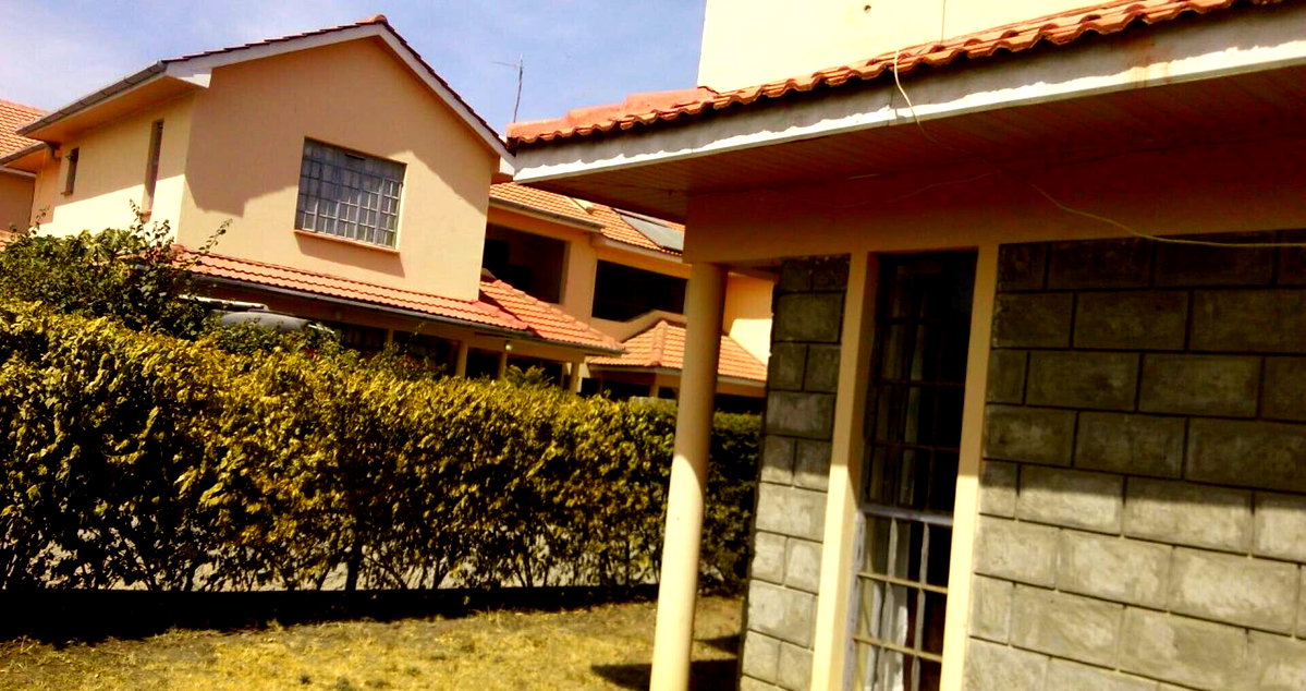 3BR Townhouse with DSQ & Stone Perimeter Fence - Kitengela