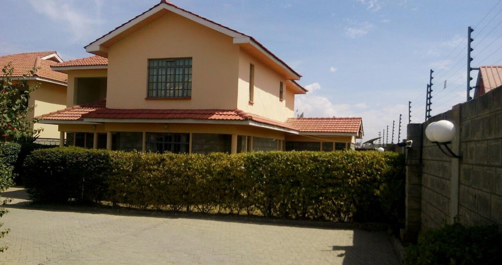 3BR Townhouse with DSQ & Stone Perimeter Fence - Kitengela