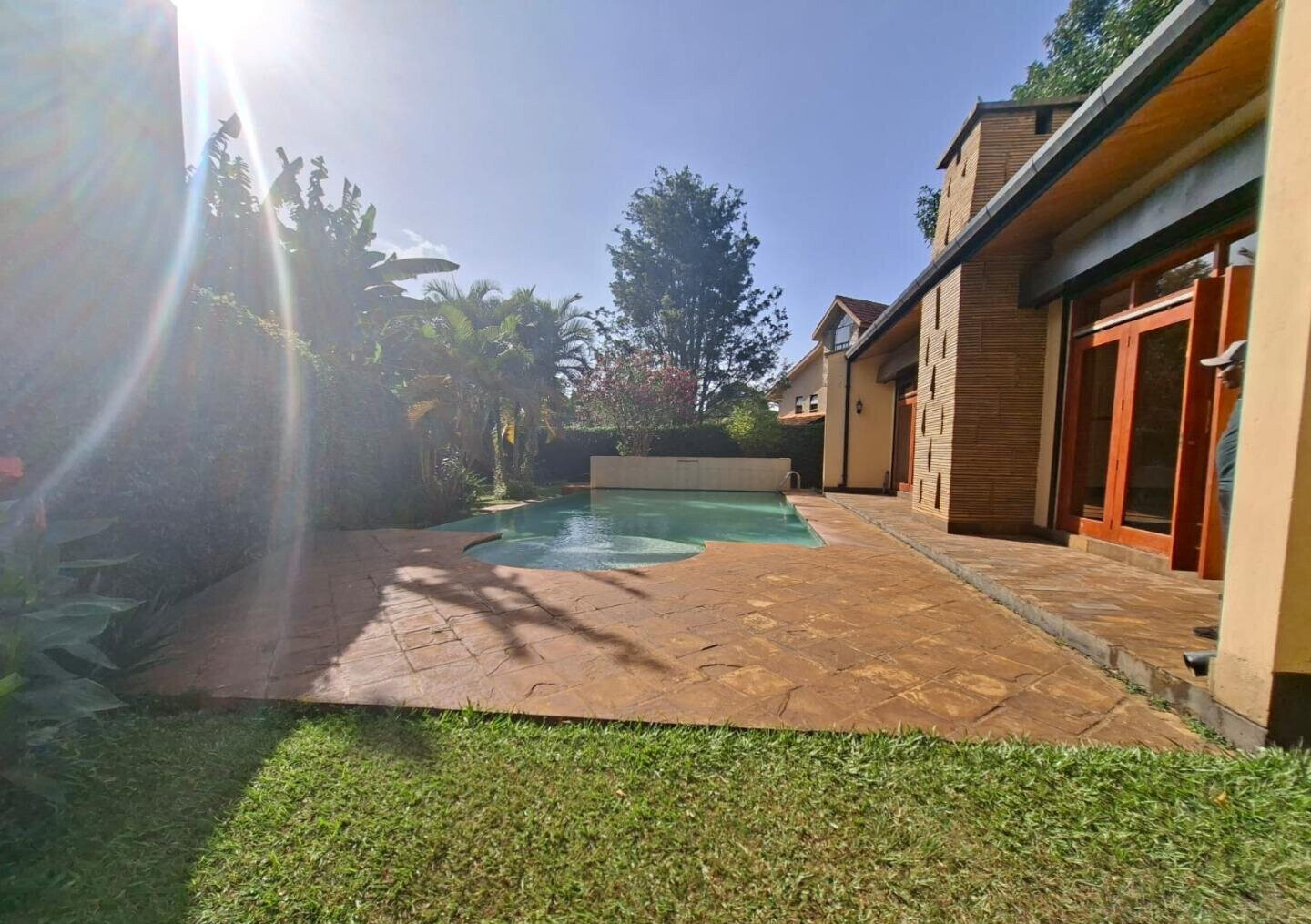 1/8 Acre Garden Home for Rent