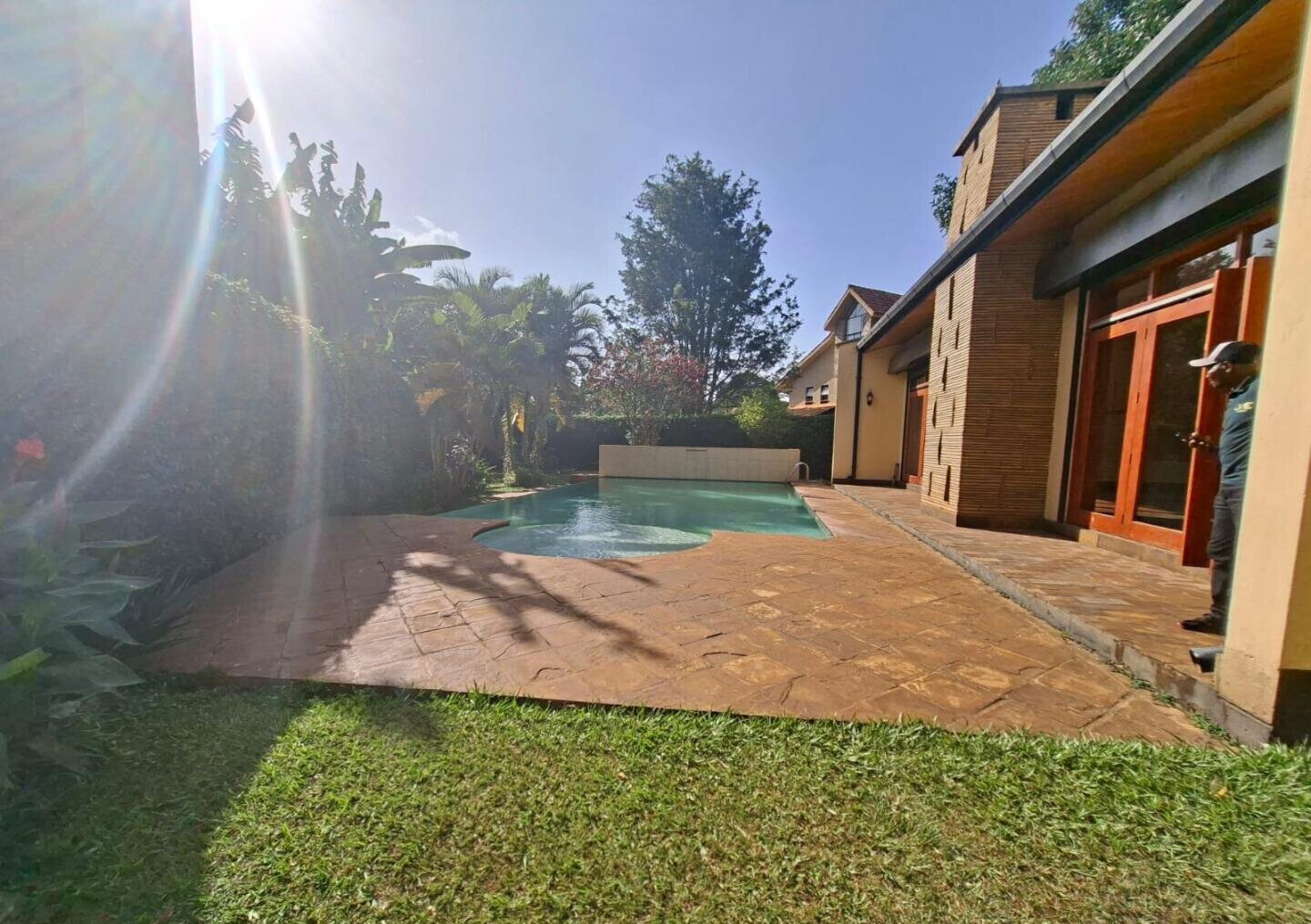 1/8 Acre Garden Home for Rent
