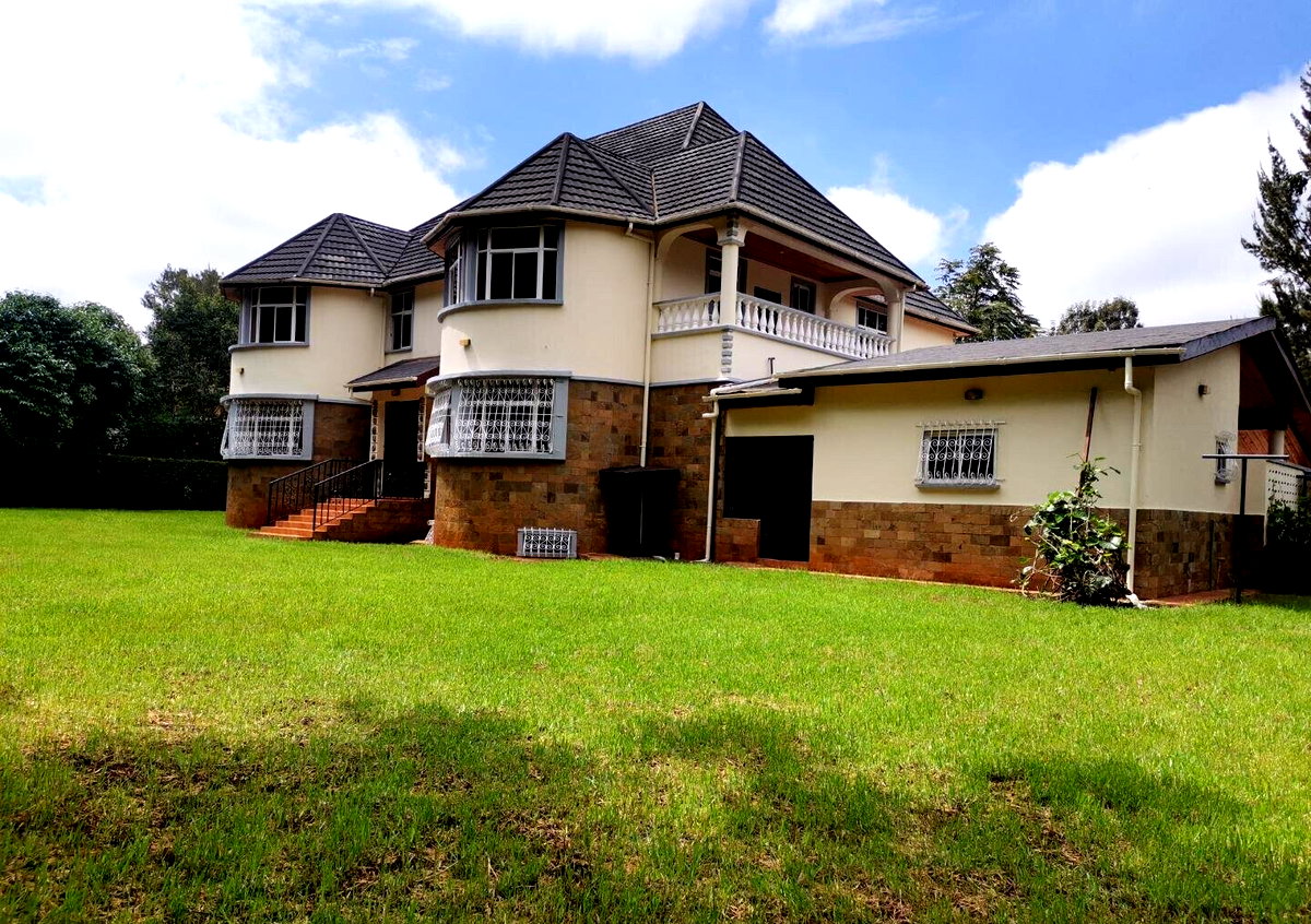 4-Ensuite Townhouse with Study & Clubhouse Pool – Karen
