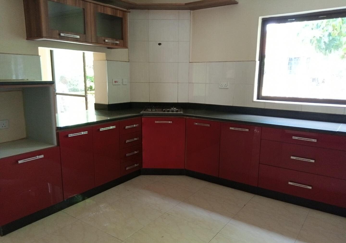 5-Ensuite Townhouse with Jacuzzi & Solar Panels - Westlands