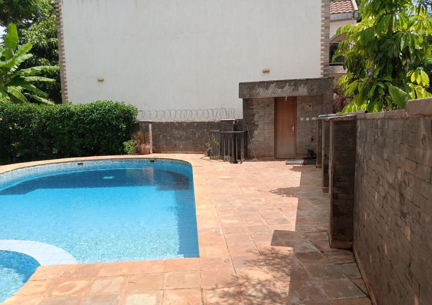 5-Ensuite Townhouse with Jacuzzi & Solar Panels - Westlands