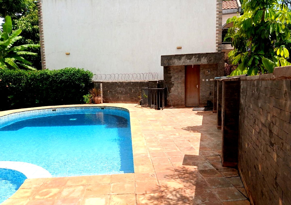 5-Ensuite Townhouse with Jacuzzi & Solar Panels - Westlands