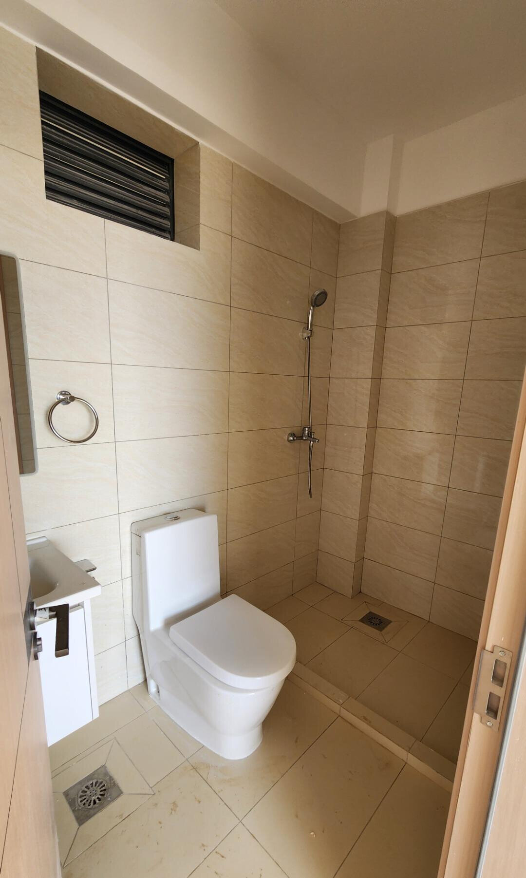 3BR Apartment with Rooftop Lounge & Gym - Ongata Rongai