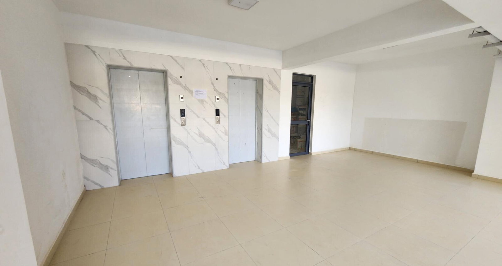 3BR Apartment with Rooftop Lounge & Gym - Ongata Rongai