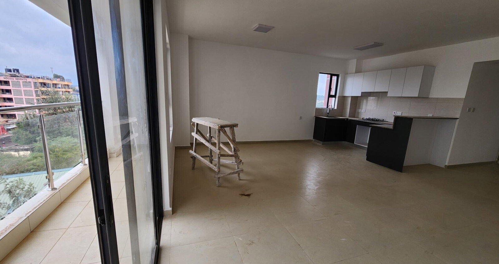 3BR Apartment with Rooftop Lounge & Gym - Ongata Rongai