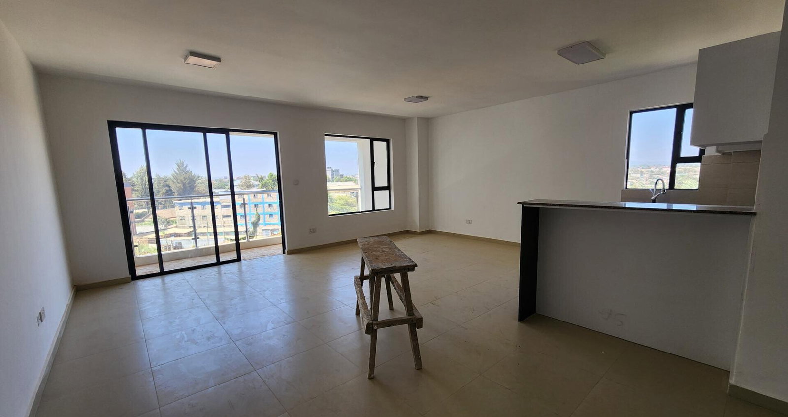 3BR Apartment with Rooftop Lounge & Gym - Ongata Rongai