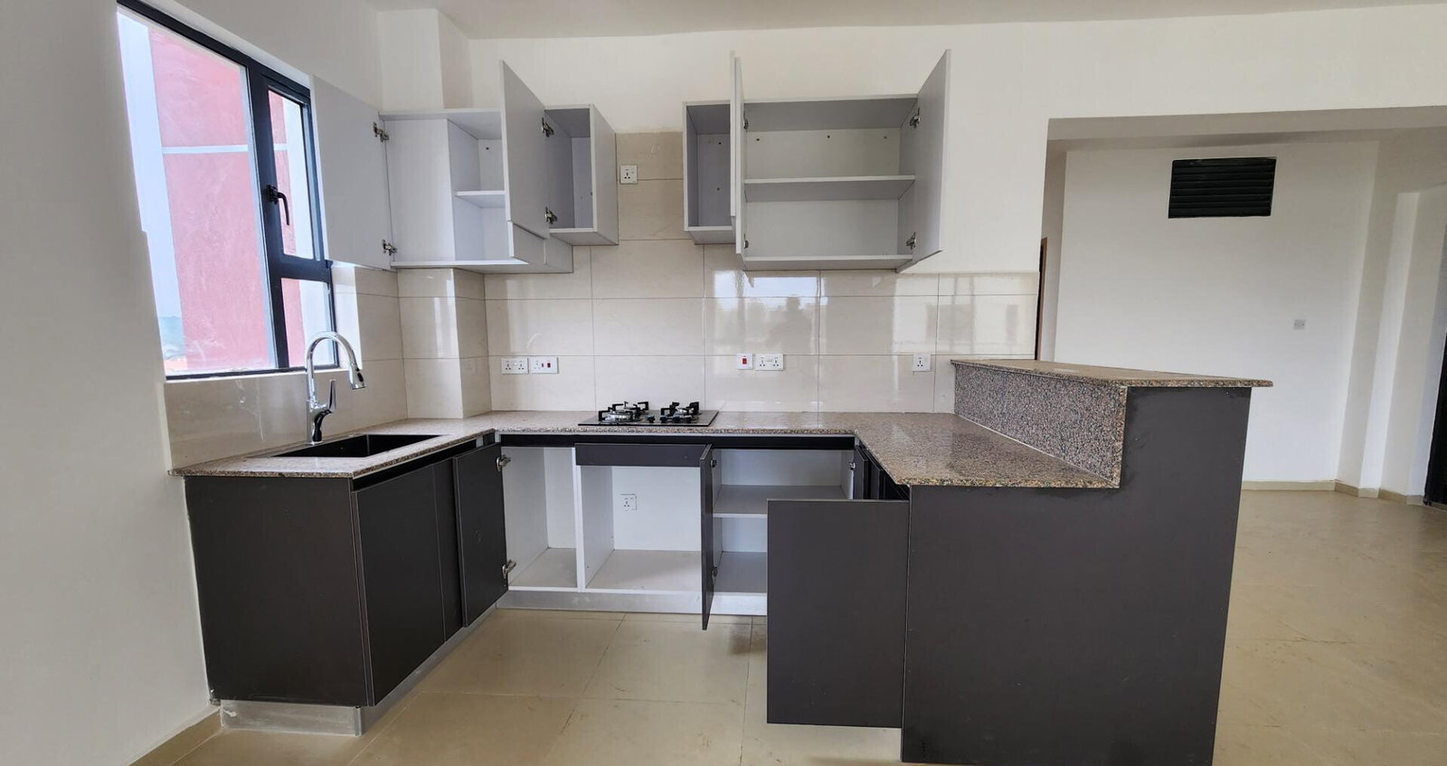 3BR Apartment with Rooftop Lounge & Gym - Ongata Rongai