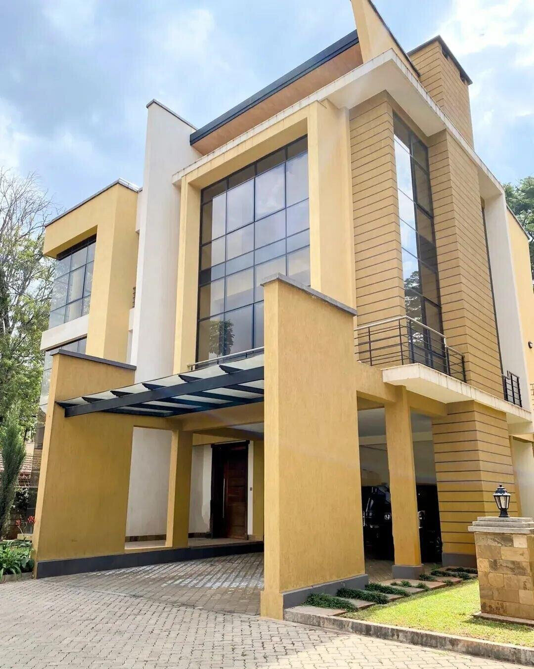 5-Ensuite Townhouse with Rooftop Entertainment & DSQ - Lavington