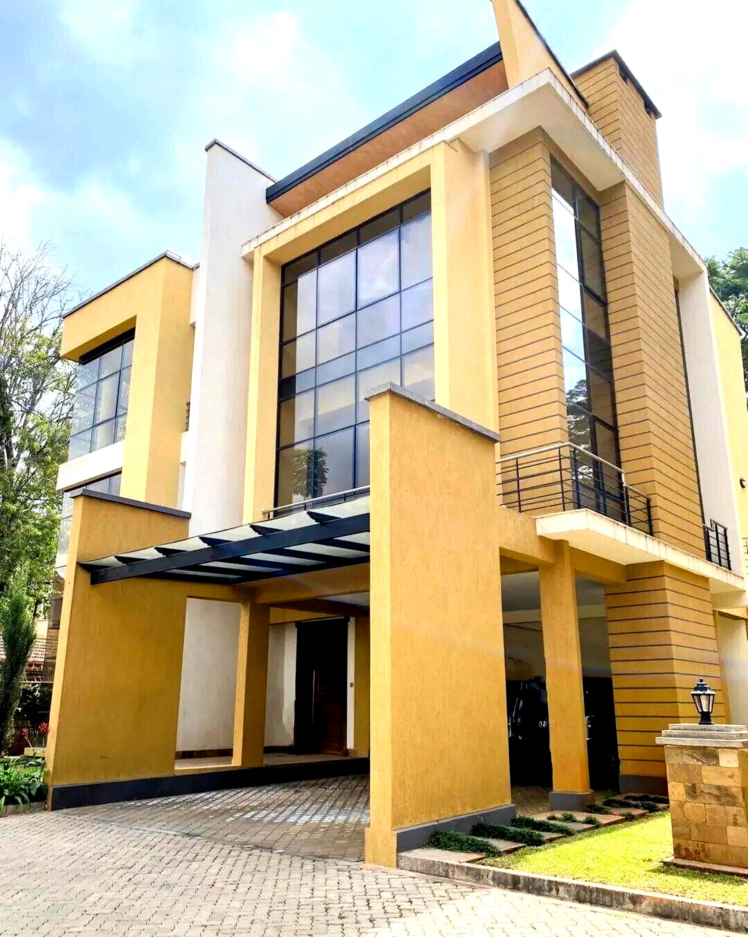 5-Ensuite Townhouse with Rooftop Entertainment & DSQ - Lavington