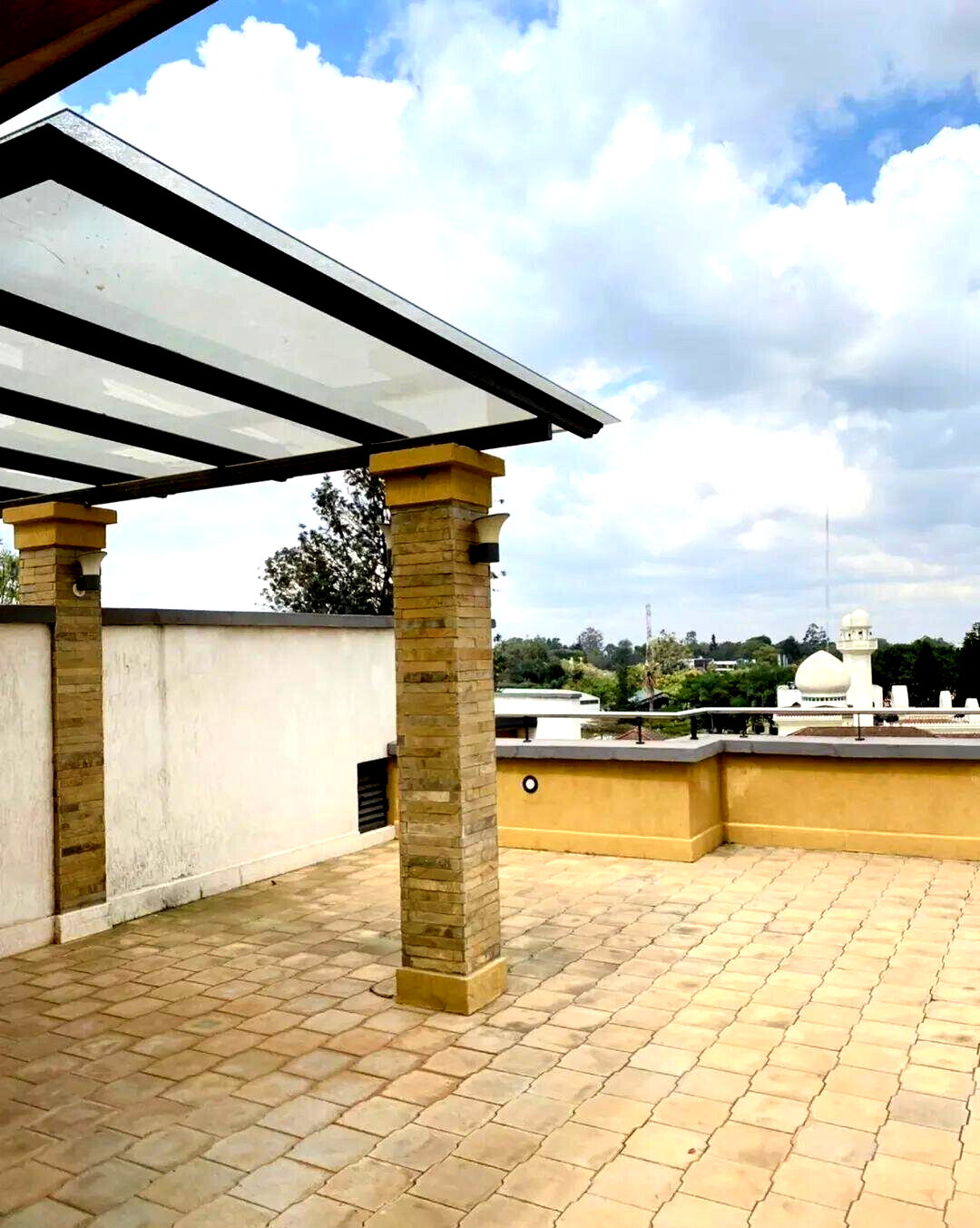 5-Ensuite Townhouse with Rooftop Entertainment & DSQ - Lavington